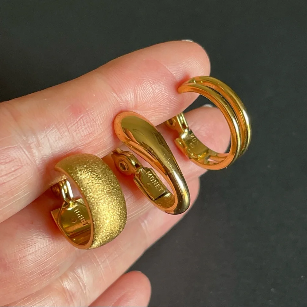 Vintage Monet 5 single + one pair clip on earrings_5
